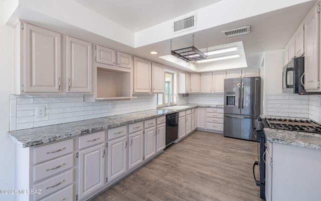 2942 N Longhorn Drive, Tucson, AZ 85749