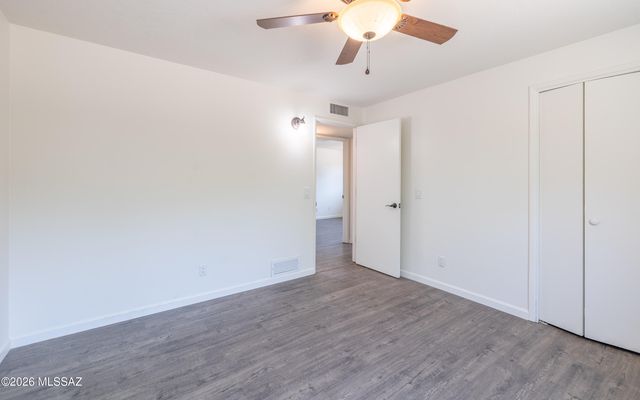 2942 N Longhorn Drive, Tucson, AZ 85749