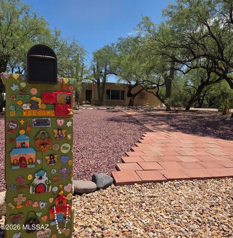 2942 N Longhorn Drive, Tucson, AZ 85749