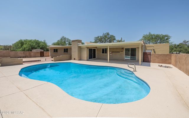 2942 N Longhorn Drive, Tucson, AZ 85749