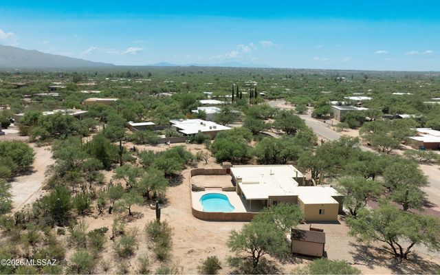 2942 N Longhorn Drive, Tucson, AZ 85749