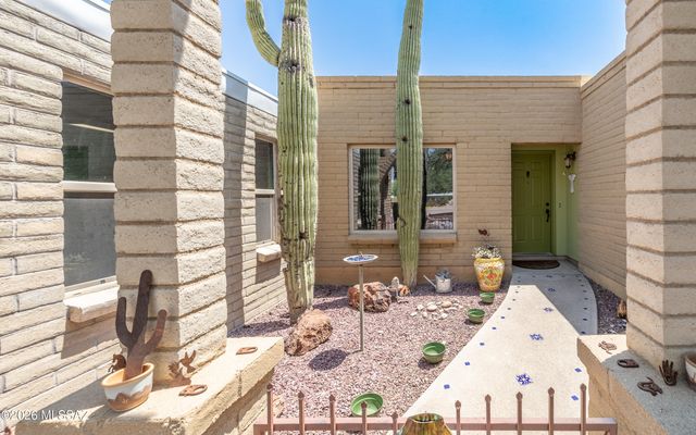 2942 N Longhorn Drive, Tucson, AZ 85749