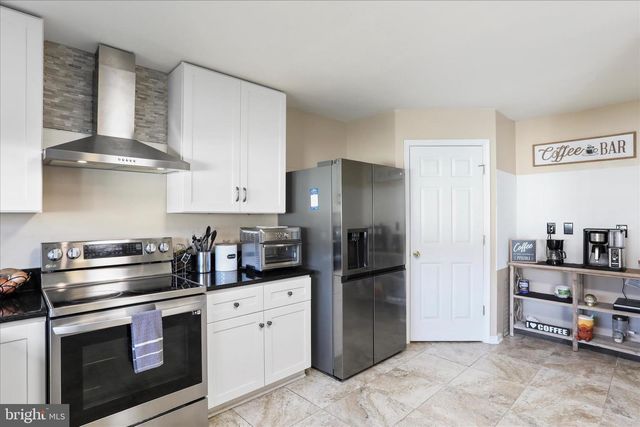 105 CHARDIN CT, Martinsburg, WV 25403