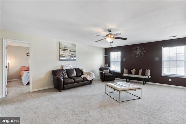 105 CHARDIN CT, Martinsburg, WV 25403