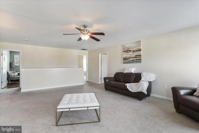 105 CHARDIN CT, Martinsburg, WV 25403