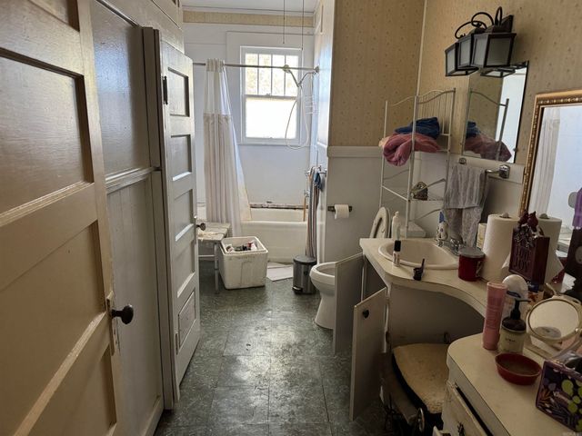 610 W Academy Avenue, Searcy, AR 72143