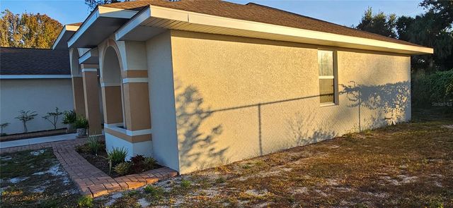 17271 PEGGY AVENUE, Mount Dora, FL 32757