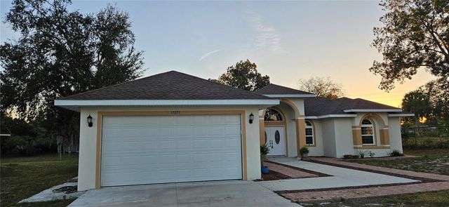 17271 PEGGY AVENUE, Mount Dora, FL 32757