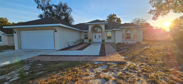 17271 PEGGY AVENUE, Mount Dora, FL 32757