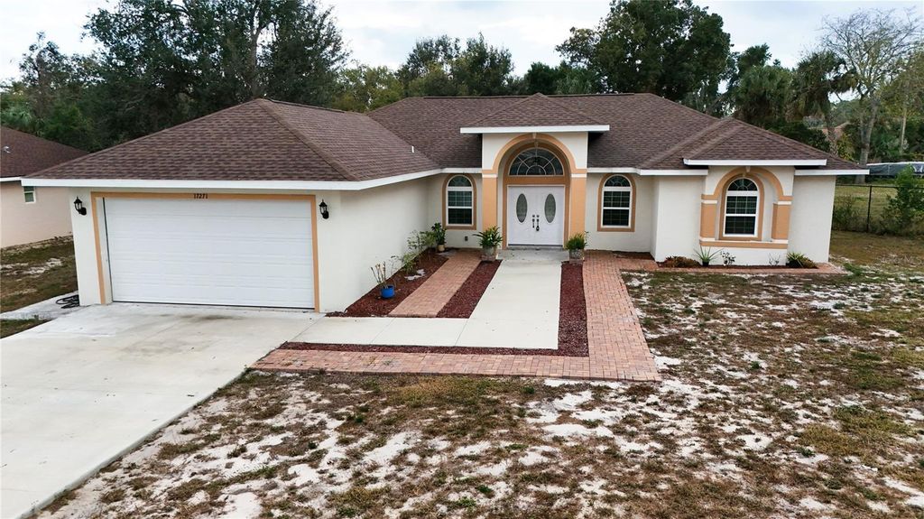 17271 PEGGY AVENUE, Mount Dora, FL 32757