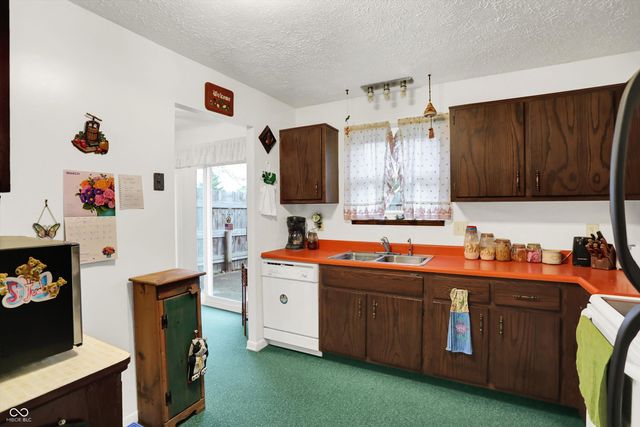 1515 Canterbury Drive, Shelbyville, IN 46176