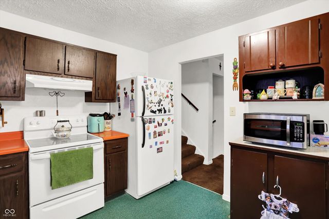 1515 Canterbury Drive, Shelbyville, IN 46176