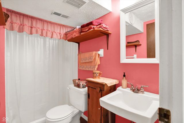 1515 Canterbury Drive, Shelbyville, IN 46176