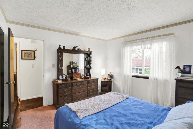 1515 Canterbury Drive, Shelbyville, IN 46176