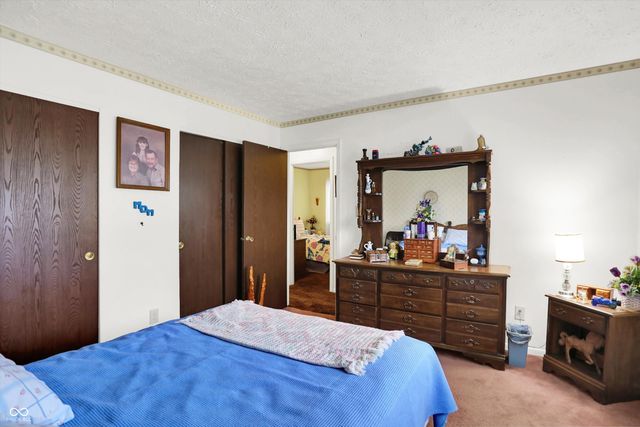 1515 Canterbury Drive, Shelbyville, IN 46176