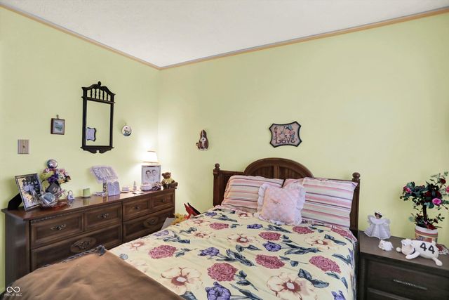 1515 Canterbury Drive, Shelbyville, IN 46176