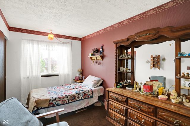 1515 Canterbury Drive, Shelbyville, IN 46176