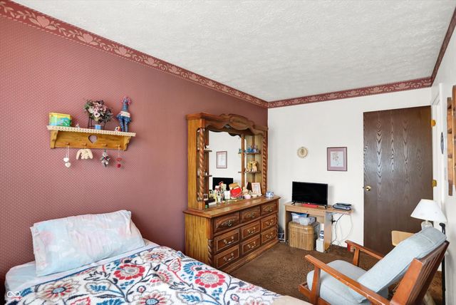 1515 Canterbury Drive, Shelbyville, IN 46176