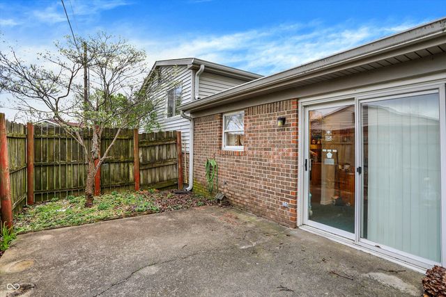 1515 Canterbury Drive, Shelbyville, IN 46176