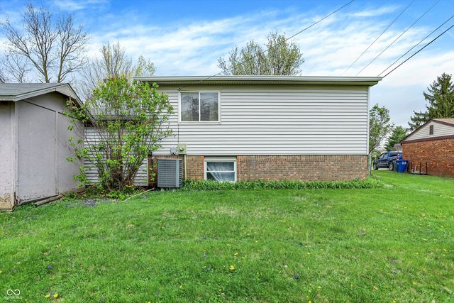 1515 Canterbury Drive, Shelbyville, IN 46176