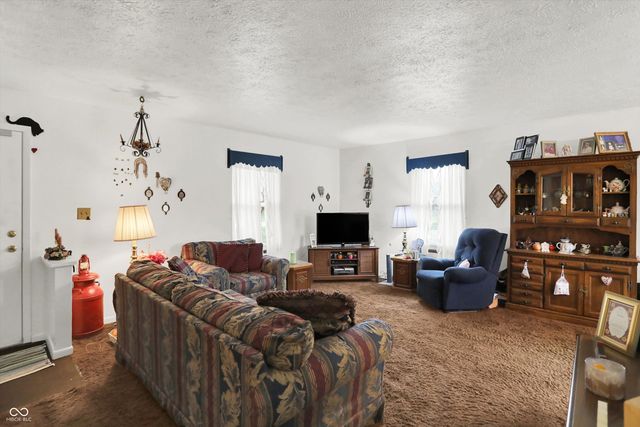 1515 Canterbury Drive, Shelbyville, IN 46176