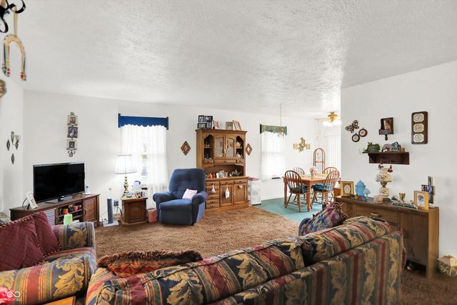 1515 Canterbury Drive, Shelbyville, IN 46176