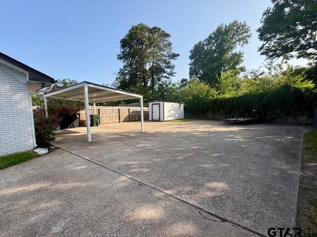 1809 Glen Arbor Drive, Tyler, TX 75703