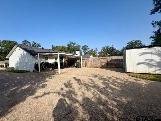 1809 Glen Arbor Drive, Tyler, TX 75703