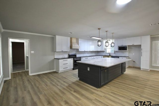 1809 Glen Arbor Drive, Tyler, TX 75703