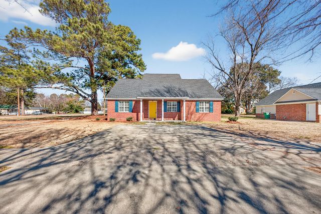 910 Barnwell Avenue NE, Aiken, SC 29801