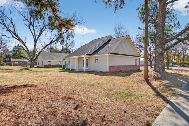 910 Barnwell Avenue NE, Aiken, SC 29801