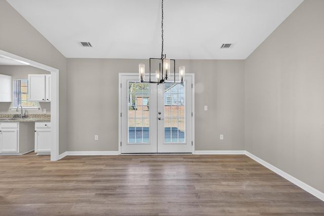 910 Barnwell Avenue NE, Aiken, SC 29801