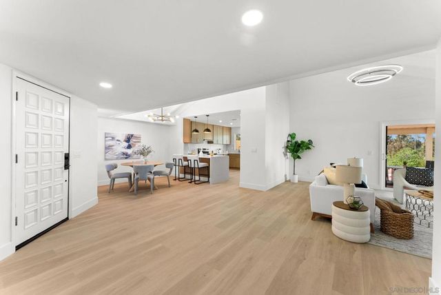 18038 Caminito Balata, San Diego, CA 92128