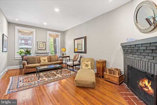 1421 CRITTENDEN ST NW, Washington, DC 20011