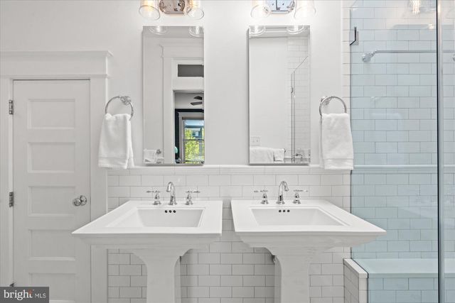 1421 CRITTENDEN ST NW, Washington, DC 20011