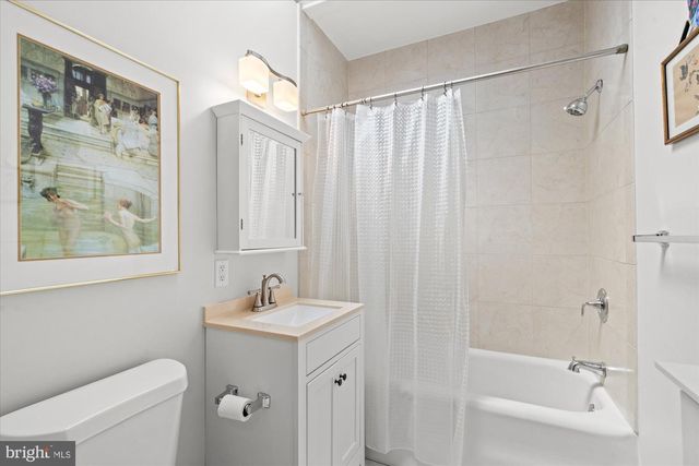 1421 CRITTENDEN ST NW, Washington, DC 20011