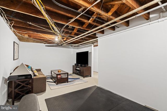 1421 CRITTENDEN ST NW, Washington, DC 20011