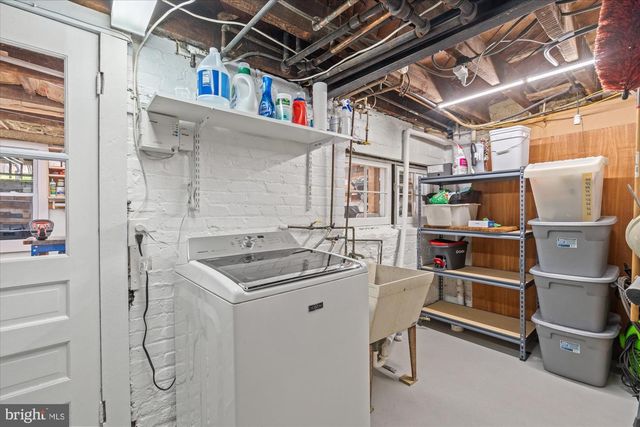 1421 CRITTENDEN ST NW, Washington, DC 20011