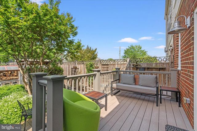 1421 CRITTENDEN ST NW, Washington, DC 20011