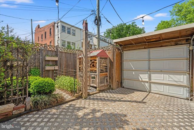 1421 CRITTENDEN ST NW, Washington, DC 20011