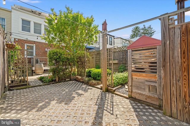 1421 CRITTENDEN ST NW, Washington, DC 20011
