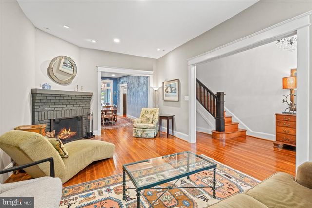 1421 CRITTENDEN ST NW, Washington, DC 20011