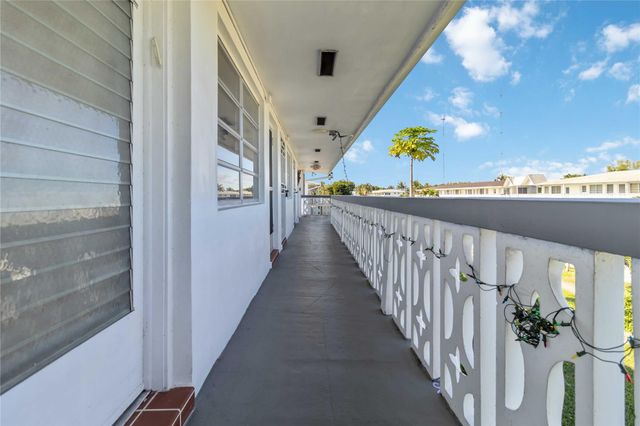 52 NE 204th St 31, Miami, FL 33179