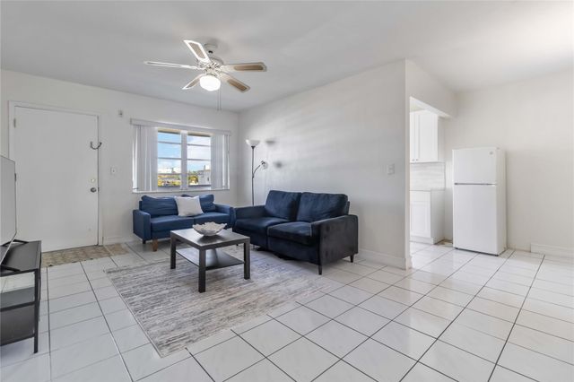 52 NE 204th St 31, Miami, FL 33179