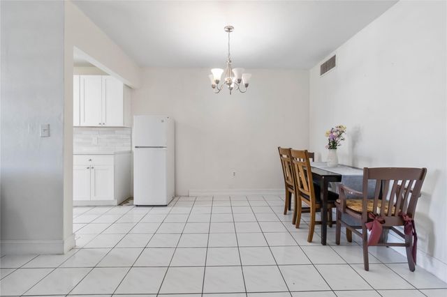 52 NE 204th St 31, Miami, FL 33179