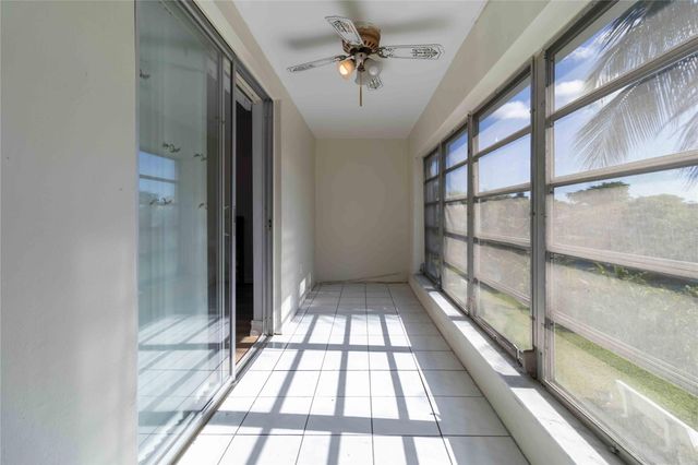 52 NE 204th St 31, Miami, FL 33179
