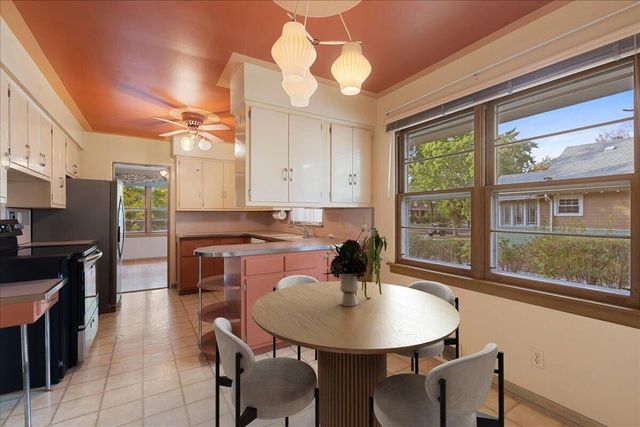 6245 Moraine Avenue, Hammond, IN 46324