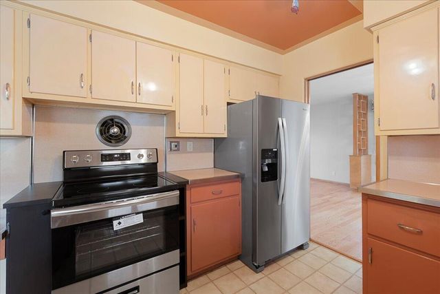 6245 Moraine Avenue, Hammond, IN 46324