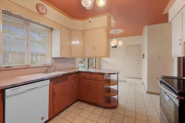 6245 Moraine Avenue, Hammond, IN 46324