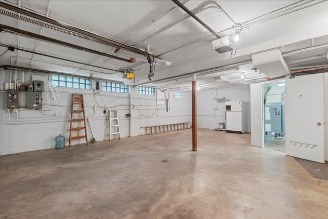 6245 Moraine Avenue, Hammond, IN 46324